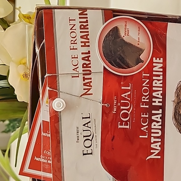 EQUAL LACE FRONT NATURAL HAIRLINE - Picture 4 of 10